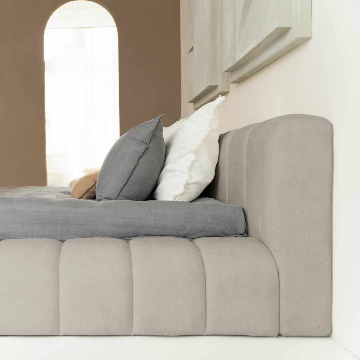 Mörgenn Adore Bed - Met of zonder Matras - Incl. Dekbed en Kussens 180x200 Cappuccino Geen Matras - Mörgenn - Betaalbare Boxsprings & Matrassen